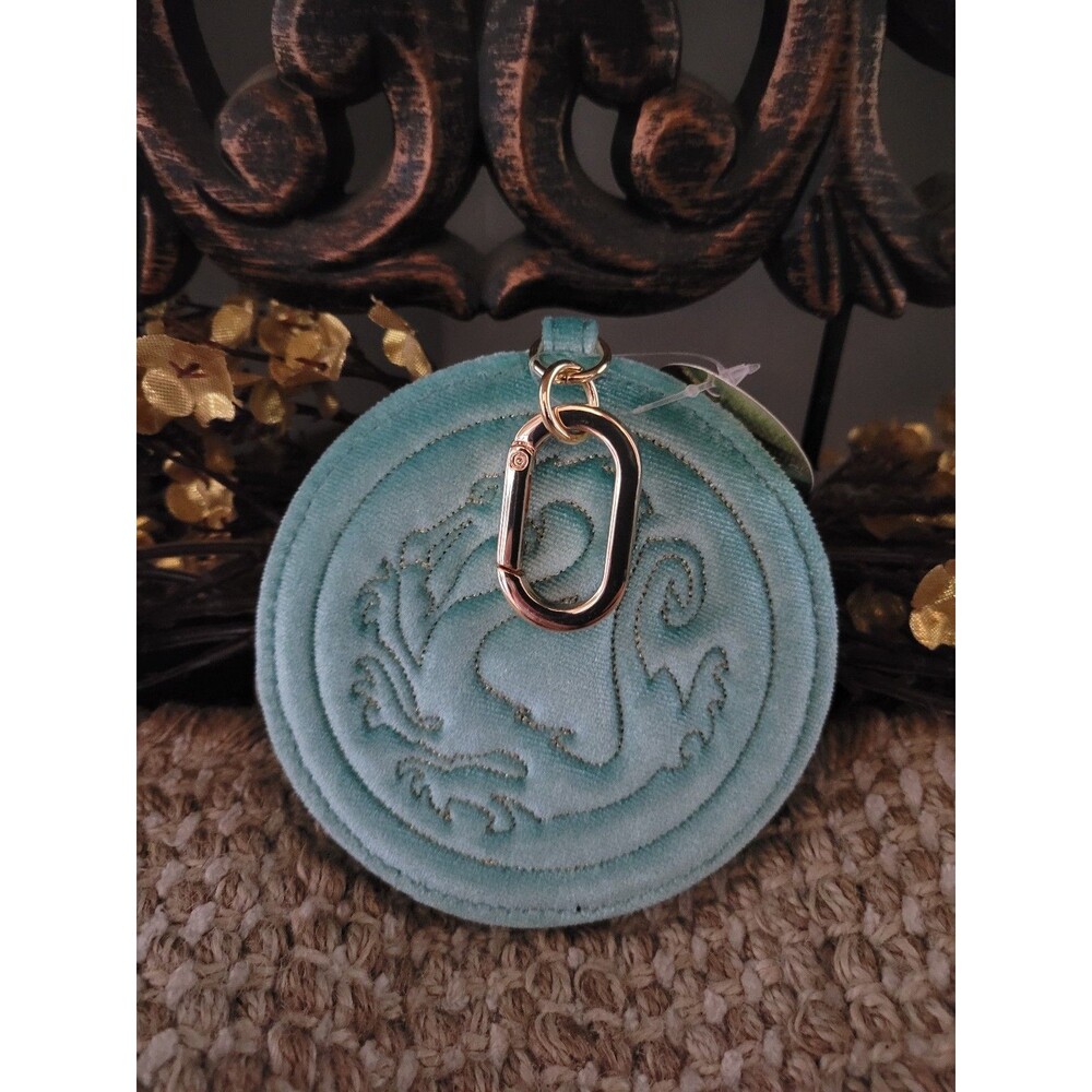 Mulan Coin Purse (Disney Collection) - Bath and Body Works - Picture 2 of 3
